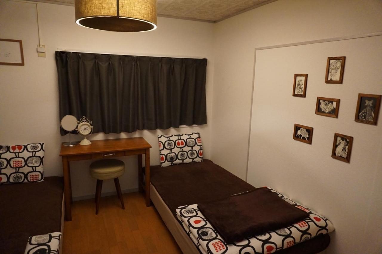 Guesthouse Ten-Roku - Female Only Осака Экстерьер фото