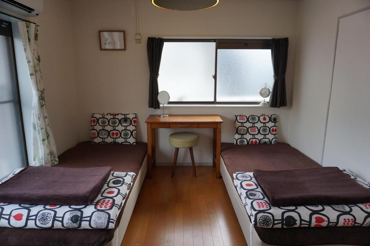Guesthouse Ten-Roku - Female Only Осака Экстерьер фото